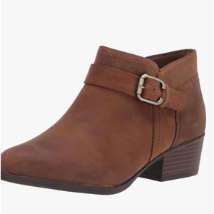 Clarks Women's Adreena Mid Ankle Boot Size 6.5